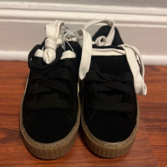 Puma fenty Monochrome Athletic Shoes - Picture 2 of 7